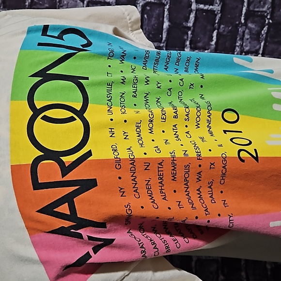 Maroon 5 2010 Vintage Short Sleeve Concert T Shirt size Medium - Picture 4 of 6